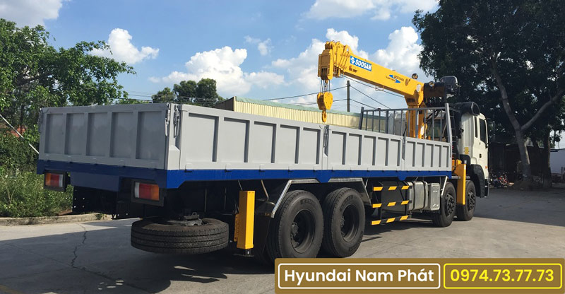 Xe Tải Hyundai 4 Chân HD320 Gắn Cẩu Soosan 7 Tấn SCS746L Hàn Quốc